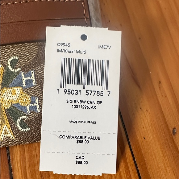 NWT Unopened Coach Pride Card Case - Picture 6 of 6